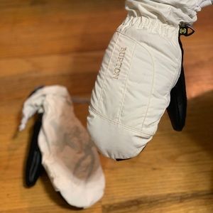 Burton snow mittens